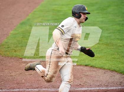 Thumbnail 3 in Avon vs. Daniel Hand (CIAC Class L Semifinal) photogallery.