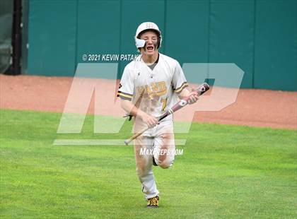 Thumbnail 3 in Avon vs. Daniel Hand (CIAC Class L Semifinal) photogallery.