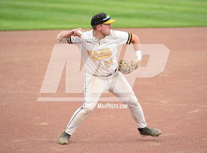 Thumbnail 3 in Avon vs. Daniel Hand (CIAC Class L Semifinal) photogallery.