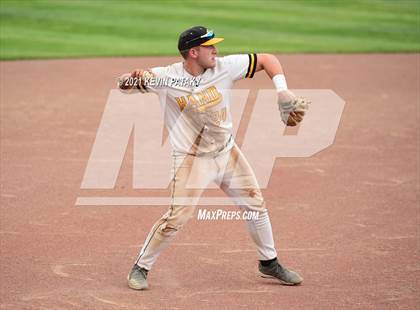 Thumbnail 3 in Avon vs. Daniel Hand (CIAC Class L Semifinal) photogallery.