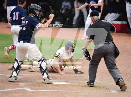 Thumbnail 2 in Avon vs. Daniel Hand (CIAC Class L Semifinal) photogallery.