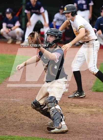 Thumbnail 3 in Avon vs. Daniel Hand (CIAC Class L Semifinal) photogallery.