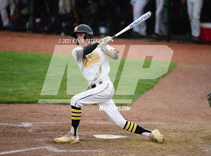 Thumbnail 3 in Avon vs. Daniel Hand (CIAC Class L Semifinal) photogallery.
