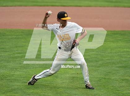 Thumbnail 1 in Avon vs. Daniel Hand (CIAC Class L Semifinal) photogallery.