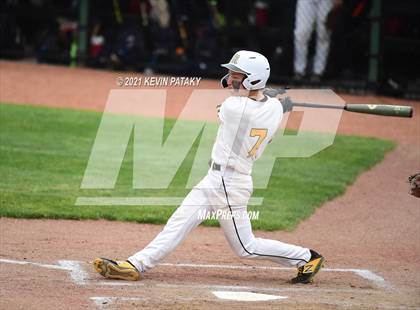 Thumbnail 2 in Avon vs. Daniel Hand (CIAC Class L Semifinal) photogallery.