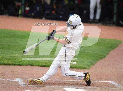 Thumbnail 3 in Avon vs. Daniel Hand (CIAC Class L Semifinal) photogallery.