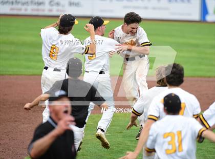 Thumbnail 2 in Avon vs. Daniel Hand (CIAC Class L Semifinal) photogallery.