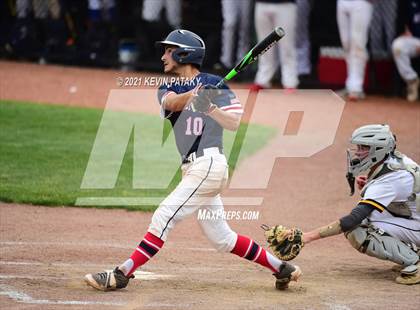 Thumbnail 3 in Avon vs. Daniel Hand (CIAC Class L Semifinal) photogallery.