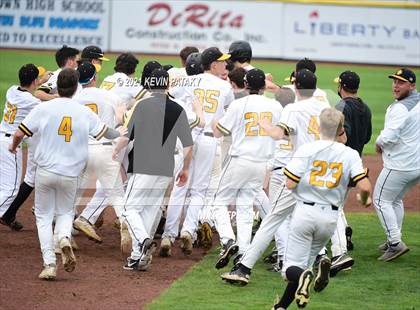 Thumbnail 3 in Avon vs. Daniel Hand (CIAC Class L Semifinal) photogallery.