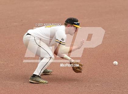 Thumbnail 2 in Avon vs. Daniel Hand (CIAC Class L Semifinal) photogallery.