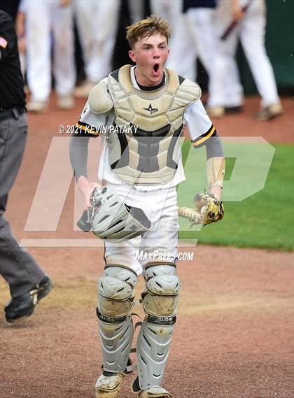 Thumbnail 2 in Avon vs. Daniel Hand (CIAC Class L Semifinal) photogallery.