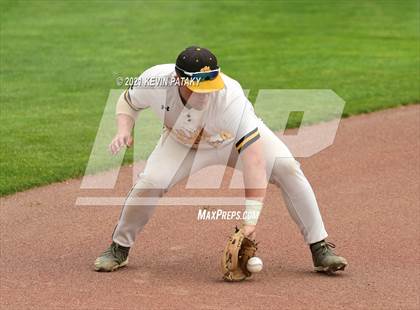 Thumbnail 2 in Avon vs. Daniel Hand (CIAC Class L Semifinal) photogallery.