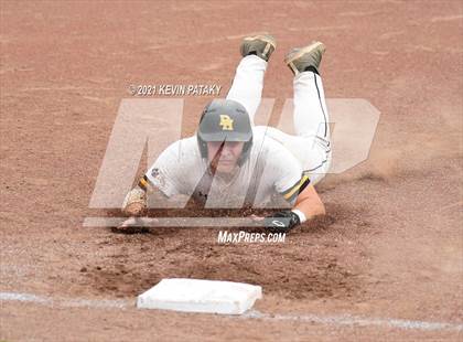 Thumbnail 2 in Avon vs. Daniel Hand (CIAC Class L Semifinal) photogallery.