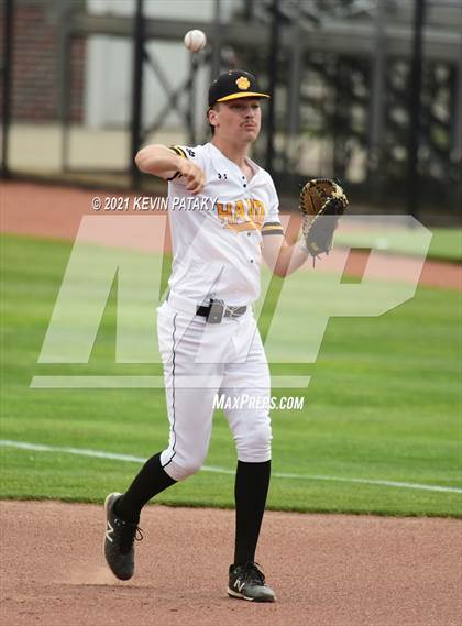 Thumbnail 1 in Avon vs. Daniel Hand (CIAC Class L Semifinal) photogallery.