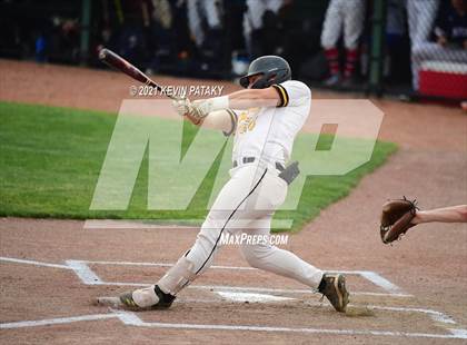 Thumbnail 1 in Avon vs. Daniel Hand (CIAC Class L Semifinal) photogallery.