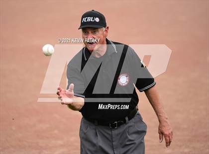 Thumbnail 3 in Avon vs. Daniel Hand (CIAC Class L Semifinal) photogallery.