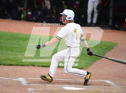 Thumbnail 3 in Avon vs. Daniel Hand (CIAC Class L Semifinal) photogallery.