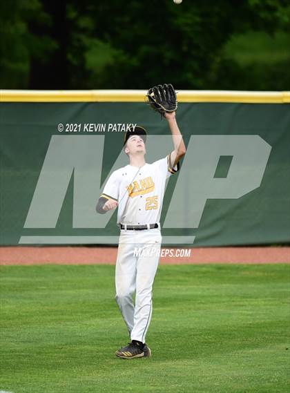Thumbnail 1 in Avon vs. Daniel Hand (CIAC Class L Semifinal) photogallery.