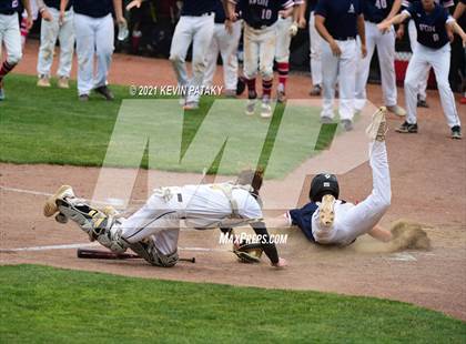 Thumbnail 1 in Avon vs. Daniel Hand (CIAC Class L Semifinal) photogallery.