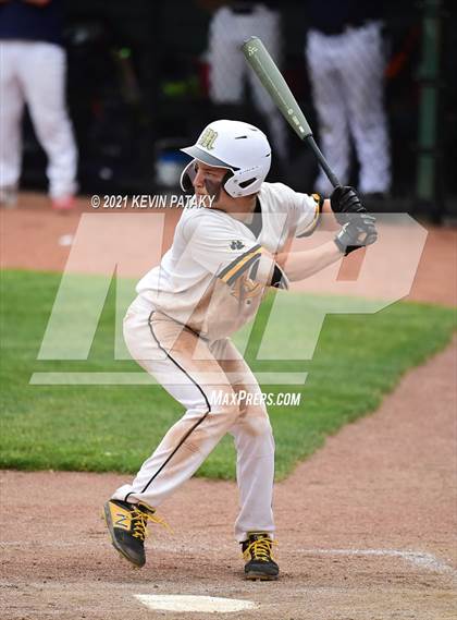 Thumbnail 3 in Avon vs. Daniel Hand (CIAC Class L Semifinal) photogallery.
