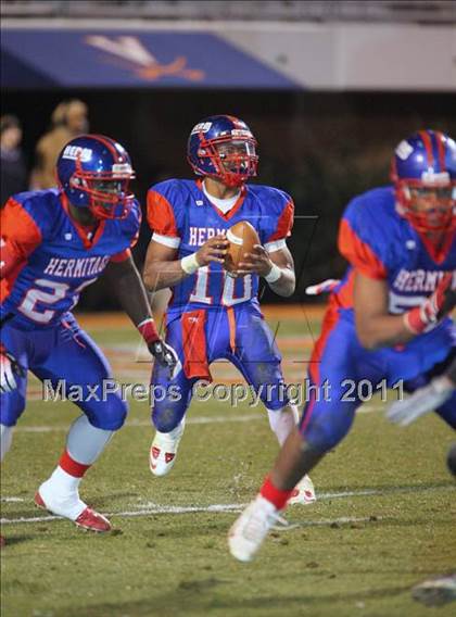 Thumbnail 1 in Battlefield vs. Hermitage (VHSL Group 3A Division 6 Final) photogallery.