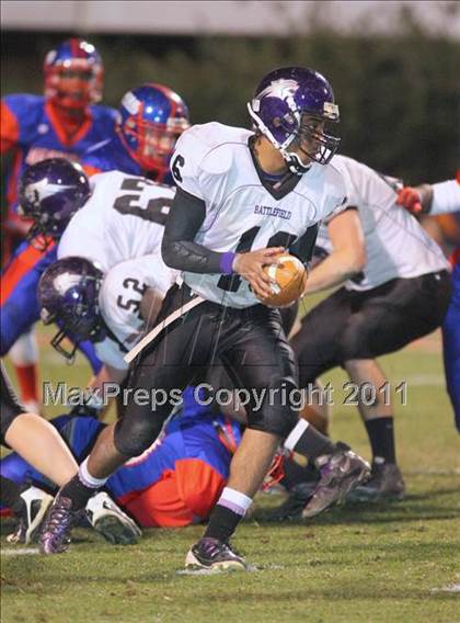 Thumbnail 1 in Battlefield vs. Hermitage (VHSL Group 3A Division 6 Final) photogallery.