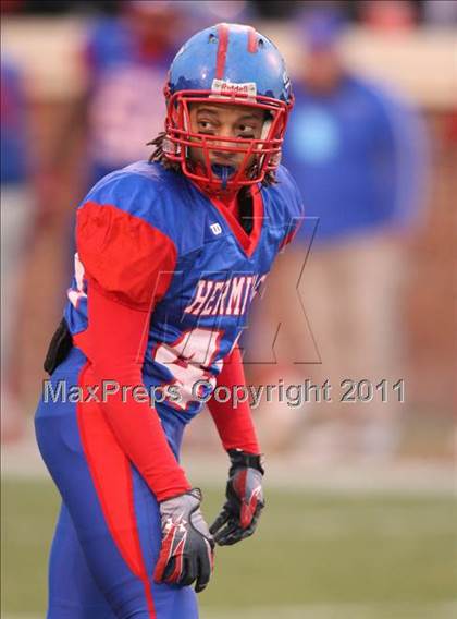 Thumbnail 3 in Battlefield vs. Hermitage (VHSL Group 3A Division 6 Final) photogallery.