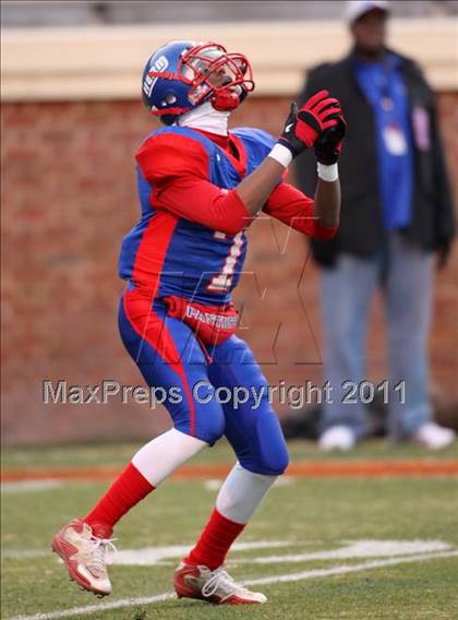Thumbnail 1 in Battlefield vs. Hermitage (VHSL Group 3A Division 6 Final) photogallery.