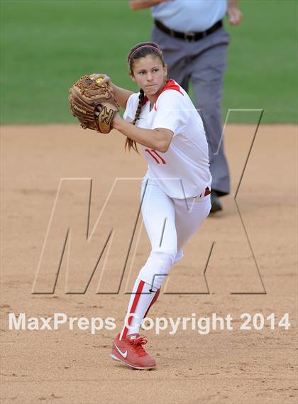 Thumbnail 2 in Royal vs Mater Dei (Woodbridge Tournament) photogallery.