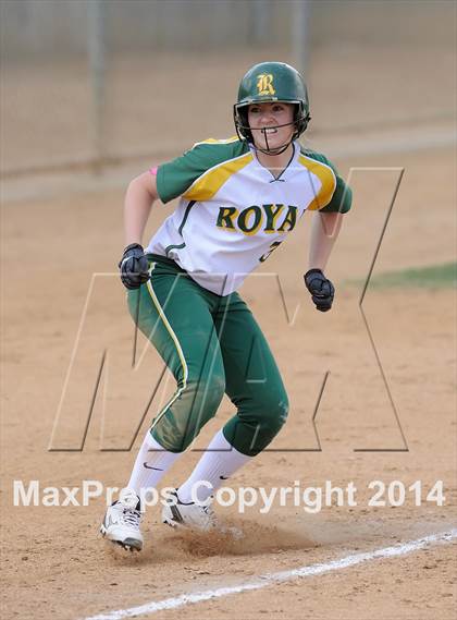 Thumbnail 3 in Royal vs Mater Dei (Woodbridge Tournament) photogallery.