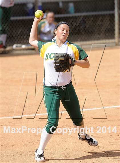 Thumbnail 2 in Royal vs Mater Dei (Woodbridge Tournament) photogallery.