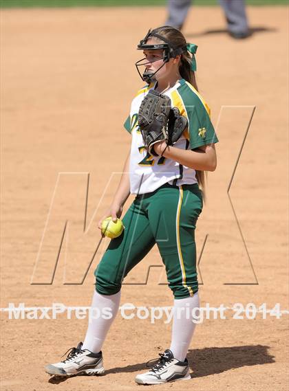 Thumbnail 2 in Royal vs Mater Dei (Woodbridge Tournament) photogallery.