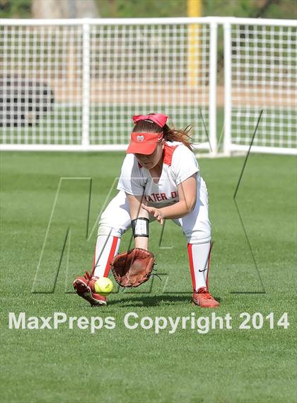 Thumbnail 1 in Royal vs Mater Dei (Woodbridge Tournament) photogallery.