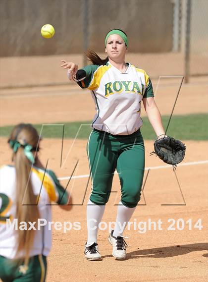 Thumbnail 2 in Royal vs Mater Dei (Woodbridge Tournament) photogallery.