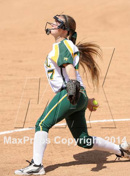 Thumbnail 1 in Royal vs Mater Dei (Woodbridge Tournament) photogallery.