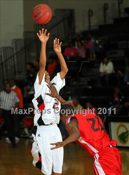 Thumbnail 2 in Calhoun County v Sound Doctrine Christian Academy (Lake Marion Invitational 2010) photogallery.