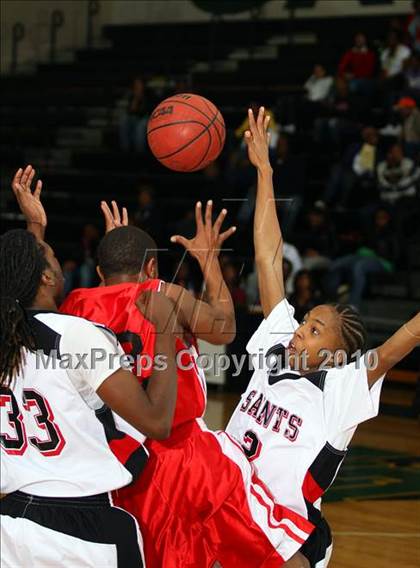 Thumbnail 2 in Calhoun County v Sound Doctrine Christian Academy (Lake Marion Invitational 2010) photogallery.