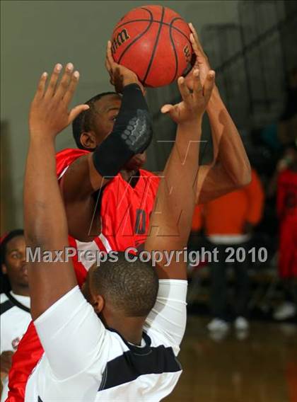 Thumbnail 2 in Calhoun County v Sound Doctrine Christian Academy (Lake Marion Invitational 2010) photogallery.