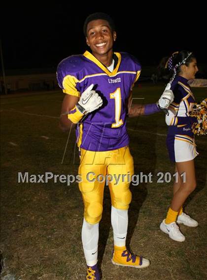 Thumbnail 1 in Lynwood vs. Downey photogallery.