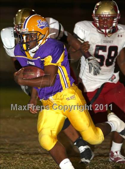 Thumbnail 3 in Lynwood vs. Downey photogallery.