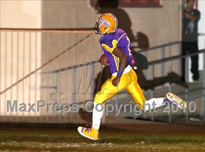Thumbnail 1 in Lynwood vs. Downey photogallery.