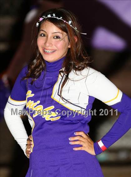 Thumbnail 3 in Lynwood vs. Downey photogallery.