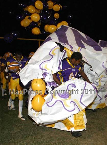 Thumbnail 3 in Lynwood vs. Downey photogallery.