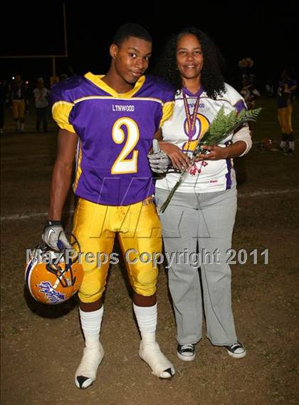 Thumbnail 2 in Lynwood vs. Downey photogallery.