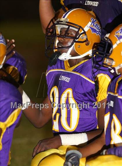 Thumbnail 2 in Lynwood vs. Downey photogallery.