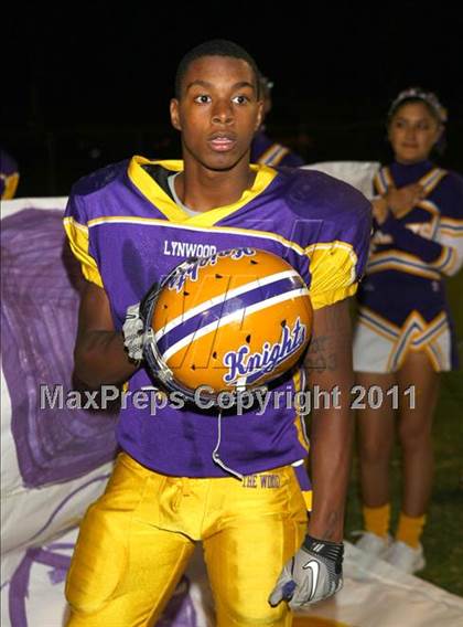 Thumbnail 3 in Lynwood vs. Downey photogallery.