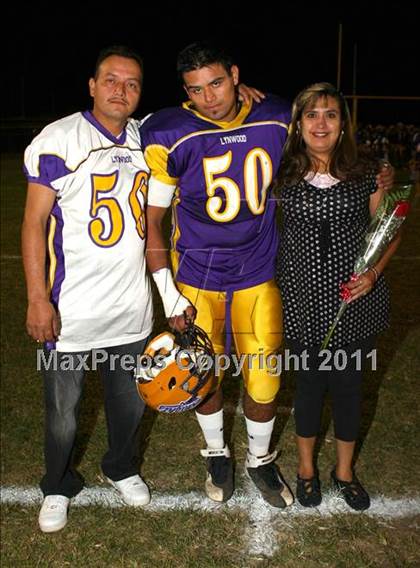 Thumbnail 3 in Lynwood vs. Downey photogallery.
