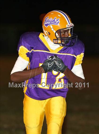 Thumbnail 2 in Lynwood vs. Downey photogallery.