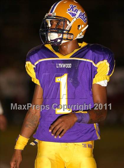 Thumbnail 1 in Lynwood vs. Downey photogallery.