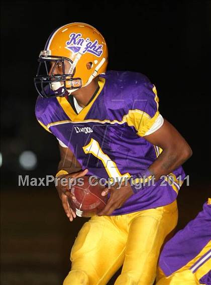 Thumbnail 1 in Lynwood vs. Downey photogallery.